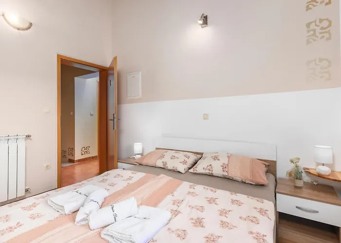 Pet Friendly In With Sauna Prázdninový dům Vrata