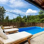 Vikendica Gorgeous In With Sauna
