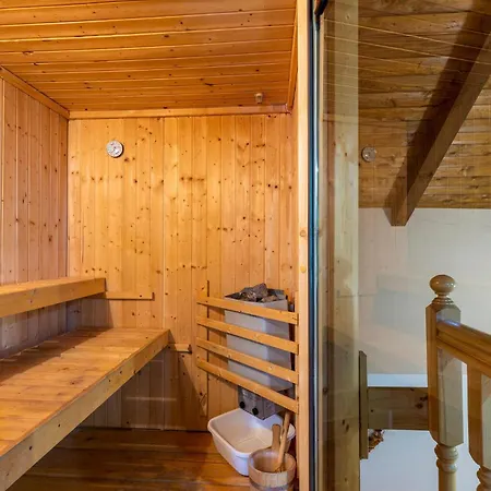 Ferienhaus Gorgeous In With Sauna Vrata