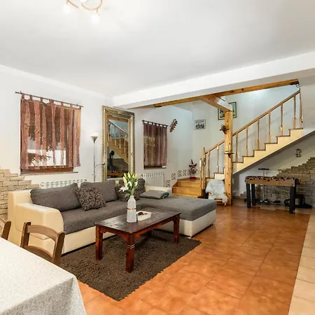 4 Bedroom Gorgeous In Casa vacanze Vrata